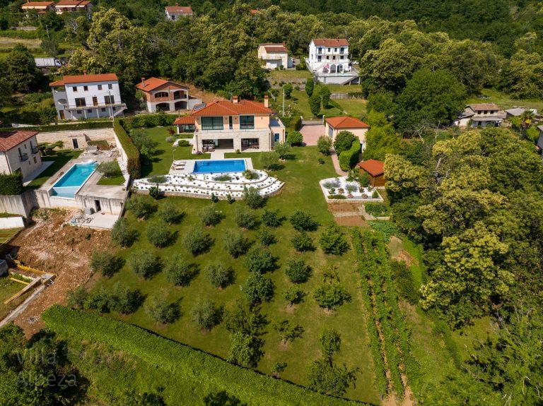 Luxury vacation villa Alpeza