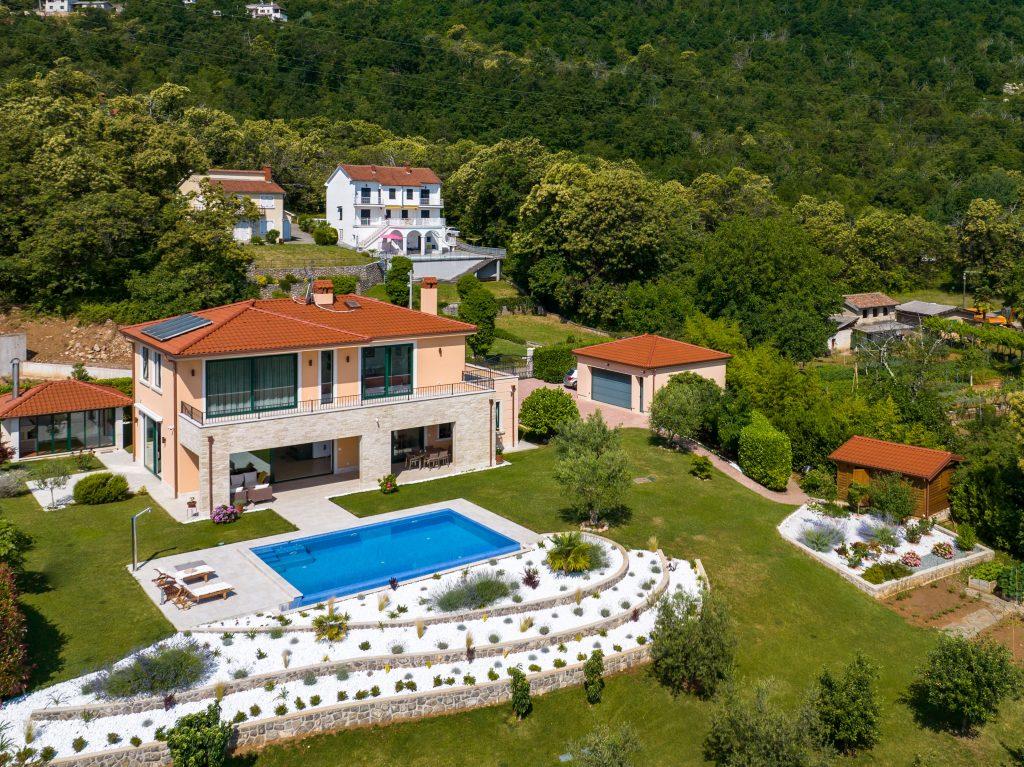 Luxury vacation villa Alpeza