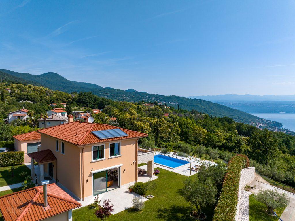 Luxury vacation villa Alpeza