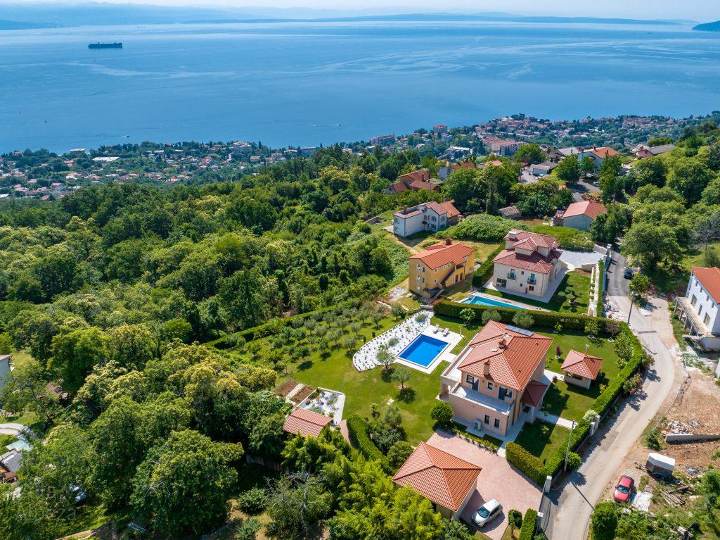 Luxury vacation villa Alpeza