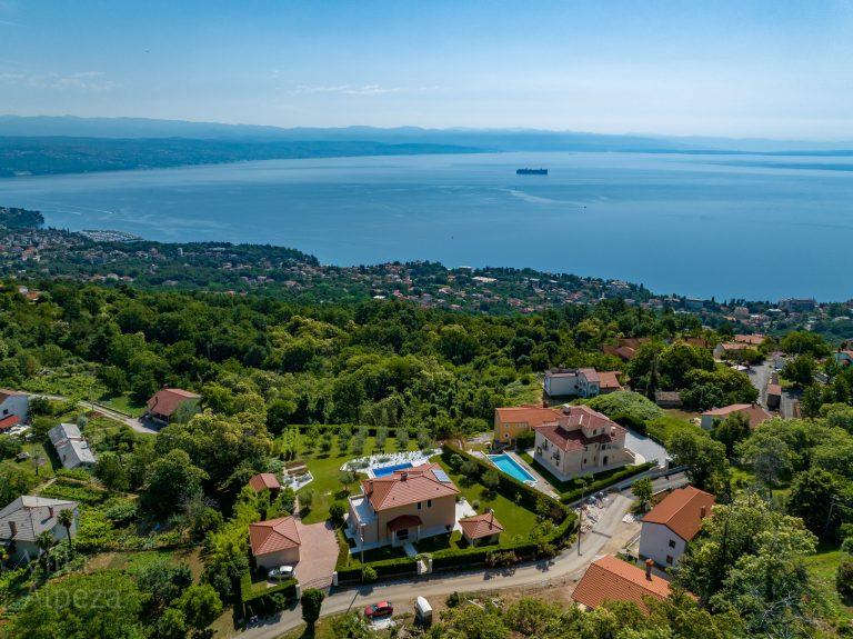 Luxury vacation villa Alpeza