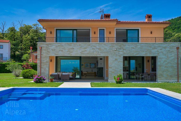 Luxury vacation villa Alpeza